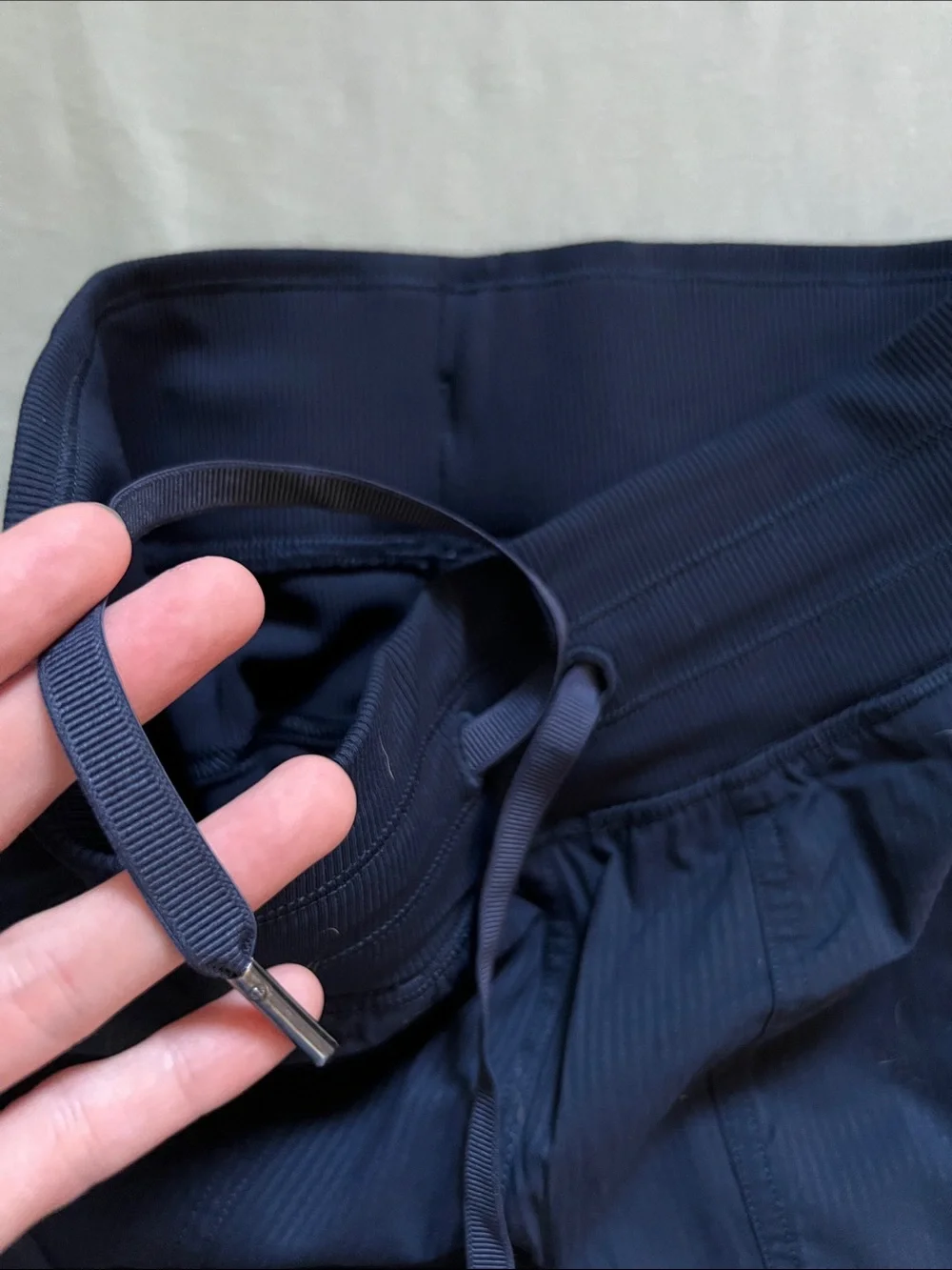 lululemon athletica materials pockets